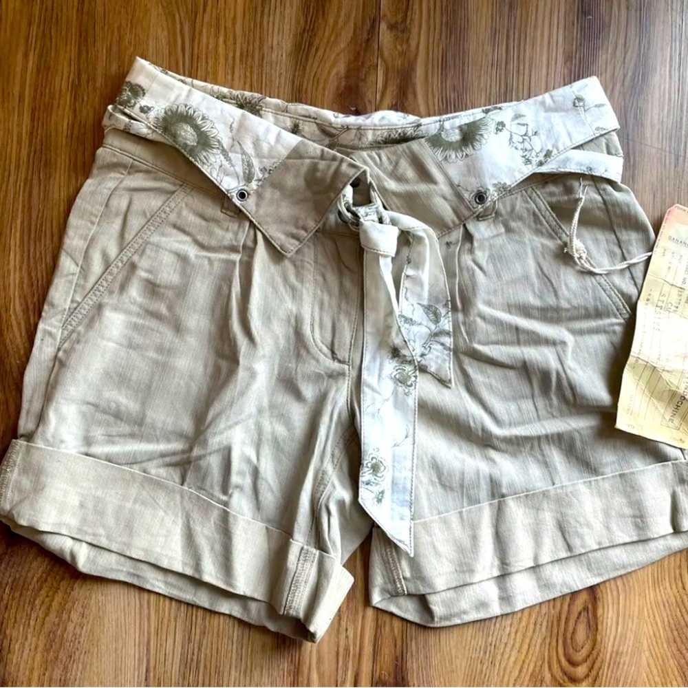 Da-Nang Camouflage Cargo Sash Waist Tie Shorts S New With Defect And Tags!